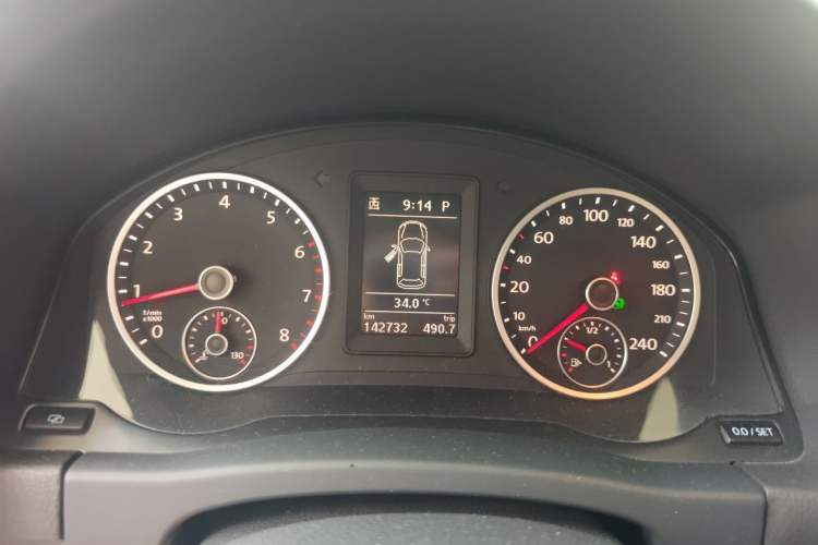 Used Volkswagen Tiguan 2010 1.8TSI Automatic Two-Wheel Drive Elite Edition Instrument Cluster