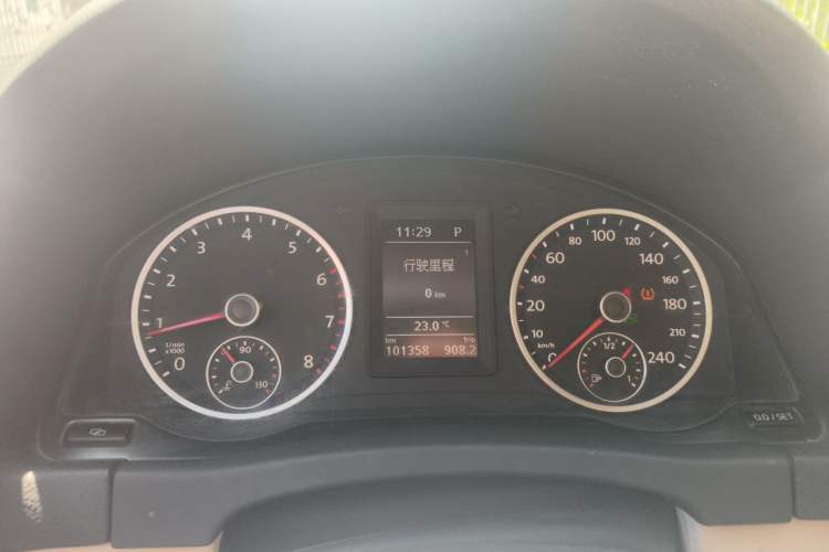 Used Volkswagen Tiguan 2010 2.0 TSI Automatic All-Wheel Drive Flagship Edition Instrument Cluster