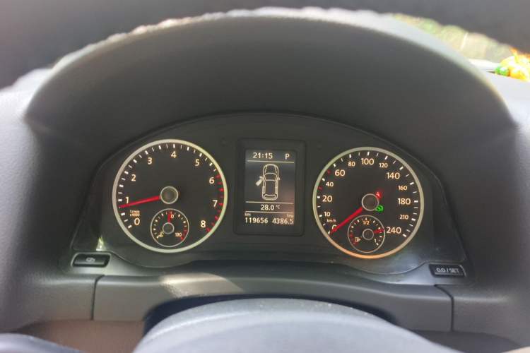 Used Volkswagen Tiguan 2010 1.8 TSI Automatic Two-Wheel Drive Urban Edition Instrument Cluster
