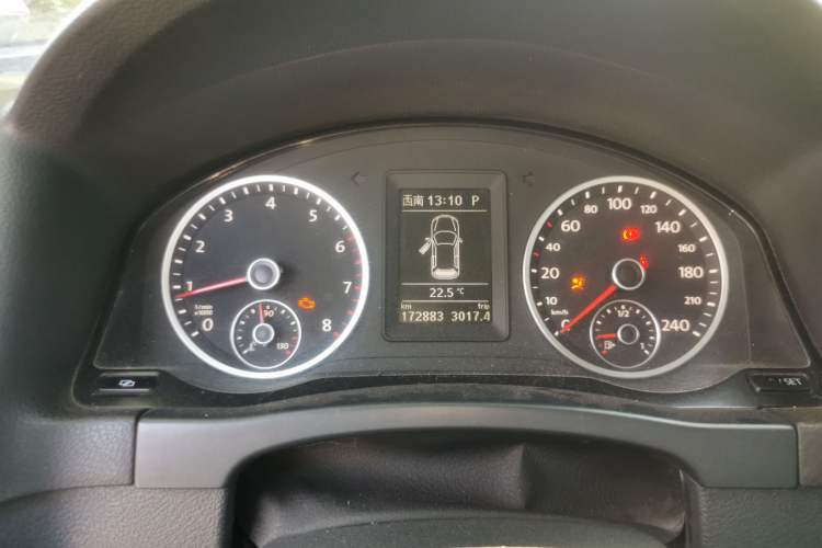 Used Volkswagen Tiguan 2010 1.8TSI Automatic All-Wheel-Drive Elite Edition Instrument Cluster