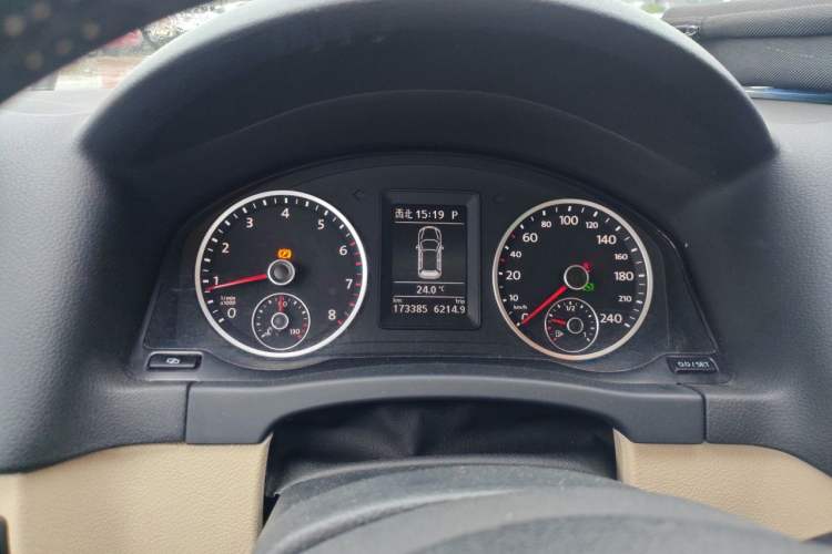 Used Volkswagen Tiguan 2010 2.0 TSI Automatic All-Wheel Drive Flagship Edition Instrument Cluster