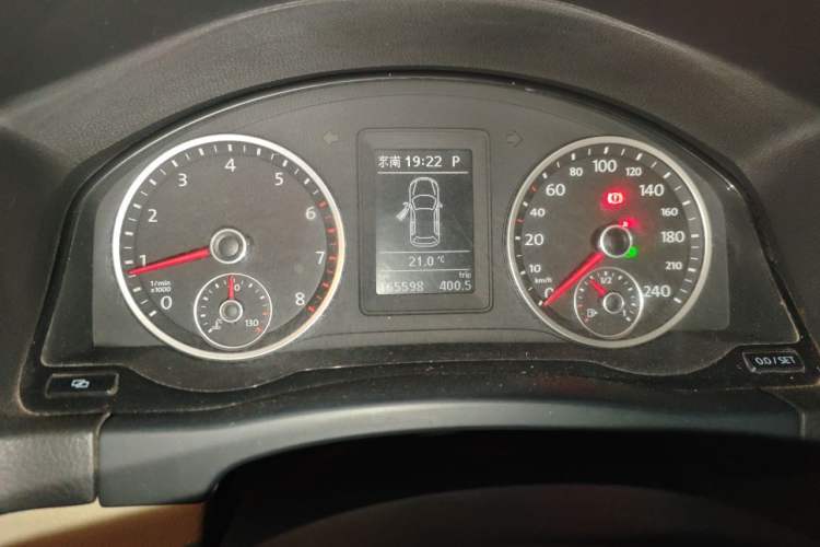 Used Volkswagen Tiguan 2010 1.8TSI Automatic All-Wheel-Drive Elite Edition Instrument Cluster