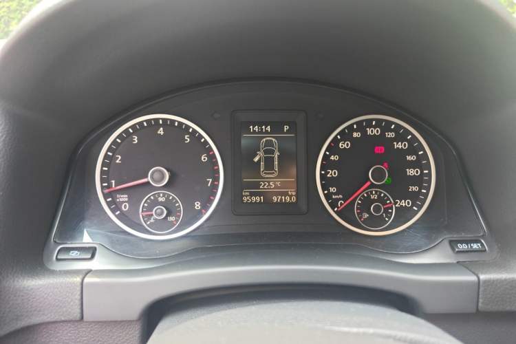 Used Volkswagen Tiguan 2010 1.8 TSI Automatic All-Wheel Drive Fashion Edition Instrument Cluster