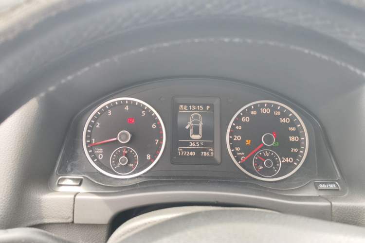 Used Volkswagen Tiguan 2010 1.8TSI Automatic Two-Wheel Drive Elite Edition Instrument Cluster