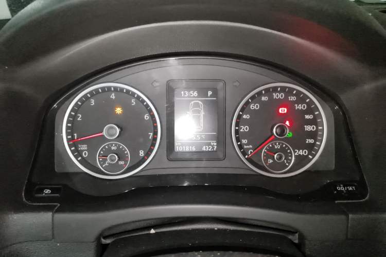 Used Volkswagen Tiguan 2010 2.0 TSI Automatic All-Wheel Drive Flagship Edition Instrument Cluster