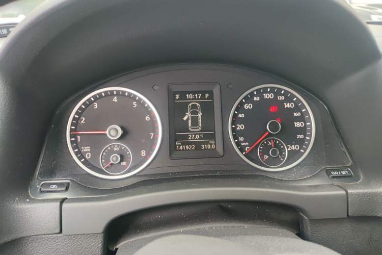 Used Volkswagen Tiguan 2010 1.8TSI Automatic Two-Wheel Drive Elite Edition Instrument Cluster