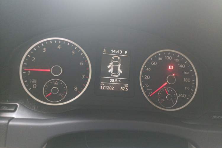Used Volkswagen Tiguan 2010 2.0 TSI Automatic All-Wheel Drive Flagship Navigation Edition Instrument Cluster