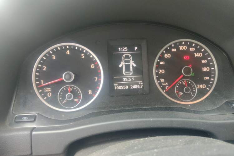 Used Volkswagen Tiguan 2010 2.0 TSI Automatic All-Wheel Drive Flagship Edition Instrument Cluster