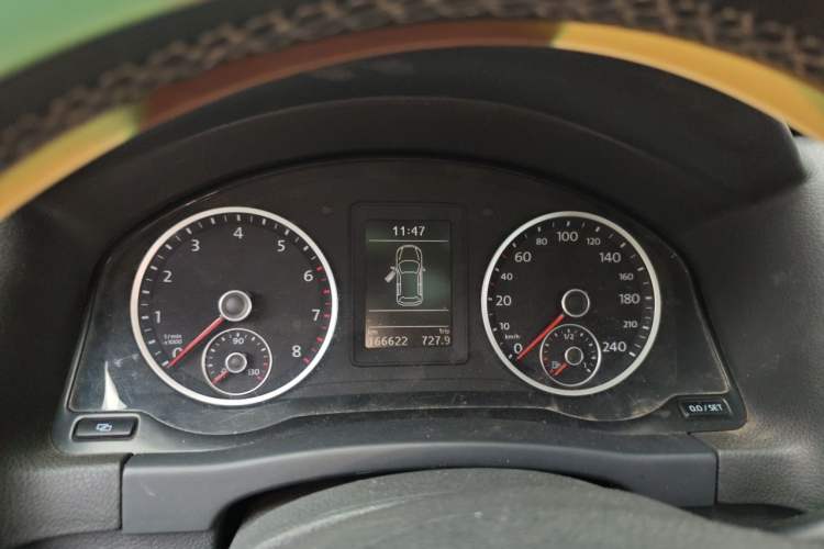 Used Volkswagen Tiguan 2010 1.8TSI Automatic All-Wheel-Drive Elite Edition Instrument Cluster