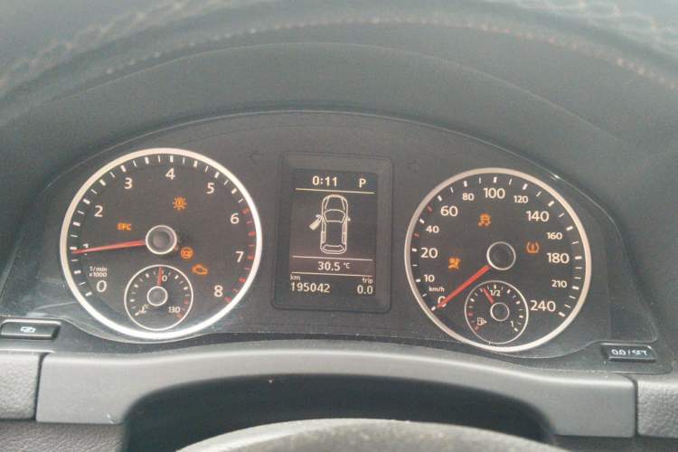 Used Volkswagen Tiguan 2010 1.8 TSI Automatic All-Wheel Drive Fashion Edition Instrument Cluster