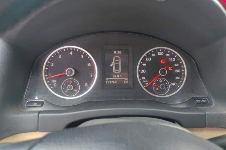 Used Volkswagen Tiguan 2010 1.8 TSI Manual Two-Wheel Drive Urban Edition Instrument Cluster
