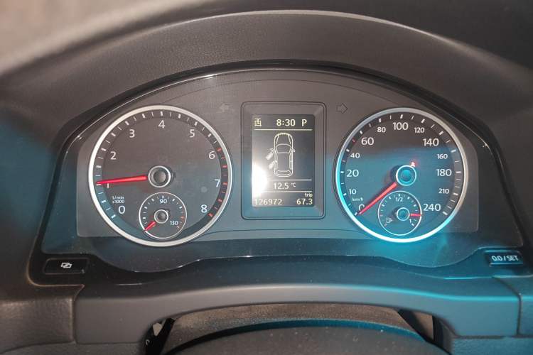 Used Volkswagen Tiguan 2010 1.8TSI Automatic All-Wheel-Drive Elite Edition Instrument Cluster