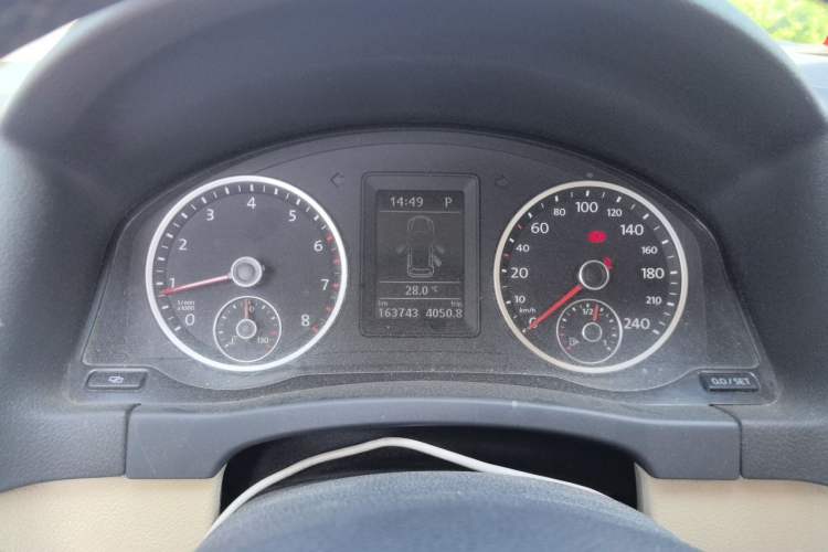 Used Volkswagen Tiguan 2010 1.8 TSI Automatic Two-Wheel Drive Trend Edition Instrument Cluster