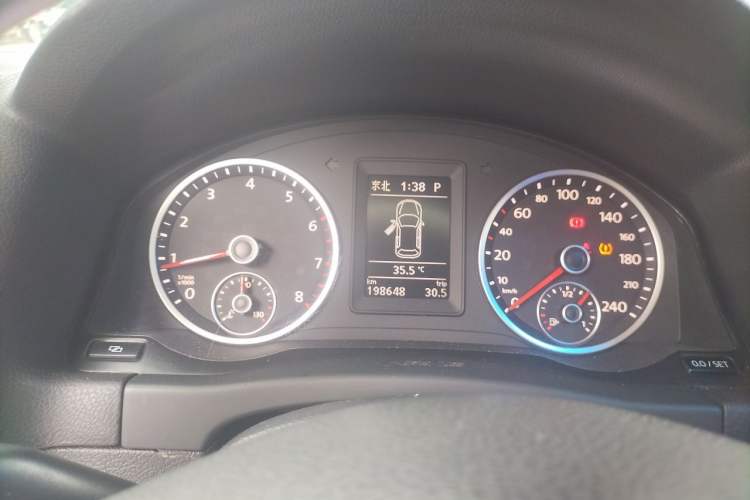Used Volkswagen Tiguan 2010 1.8TSI Automatic Two-Wheel Drive Elite Edition Instrument Cluster