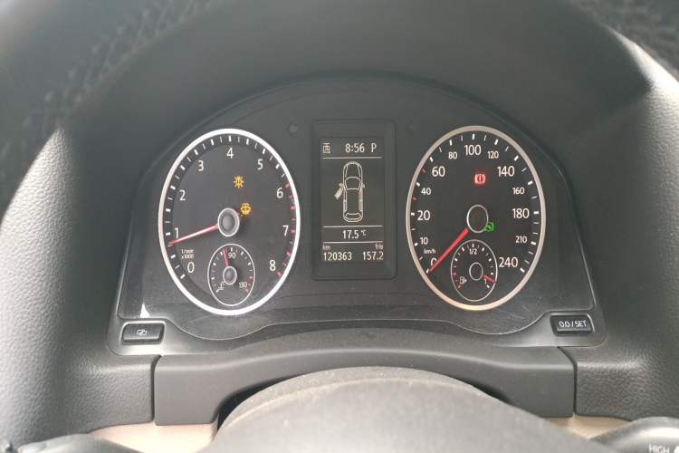 Used Volkswagen Tiguan 2010 2.0 TSI Automatic All-Wheel Drive Flagship Navigation Edition Instrument Cluster