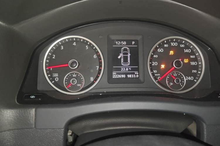 Used Volkswagen Tiguan 2010 1.8 TSI Automatic All-Wheel Drive Fashion Edition Instrument Cluster