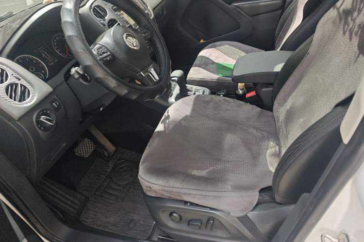 Used Volkswagen Tiguan 2010 2.0 TSI Automatic All-Wheel Drive Flagship Edition Left Front Seat
