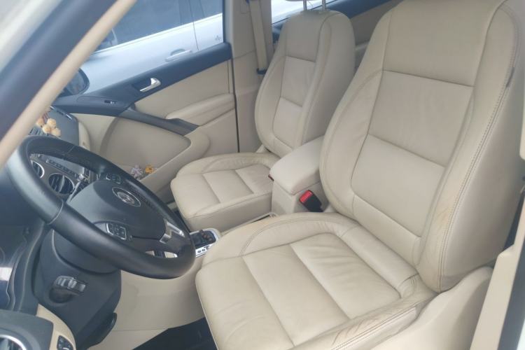 Used Volkswagen Tiguan 2010 1.8TSI Automatic All-Wheel-Drive Elite Edition Left Front Seat