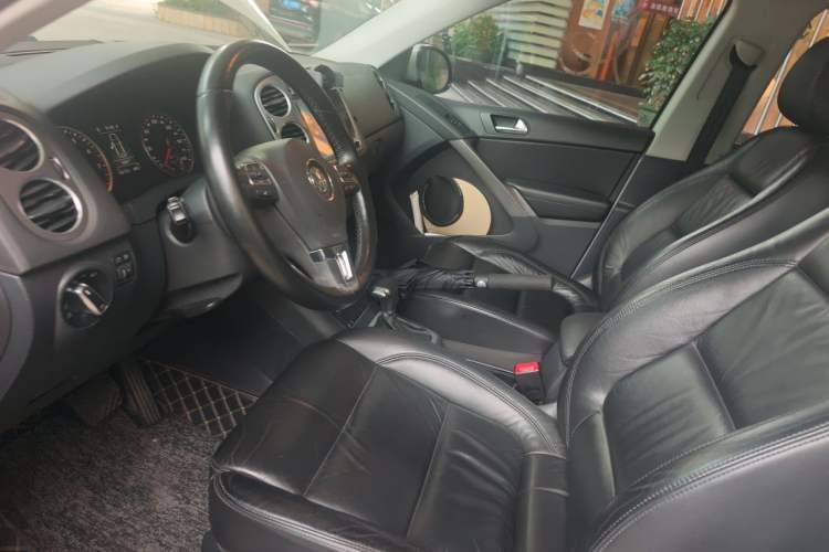 Used Volkswagen Tiguan 2010 1.8TSI Automatic Two-Wheel Drive Elite Edition Left Front Seat