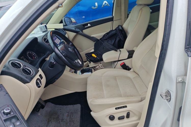 Used Volkswagen Tiguan 2010 2.0 TSI Automatic All-Wheel Drive Flagship Edition Left Front Seat