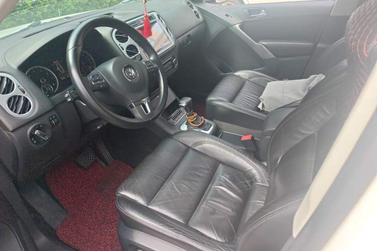 Used Volkswagen Tiguan 2010 1.8 TSI Automatic All-Wheel Drive Fashion Edition Left Front Seat