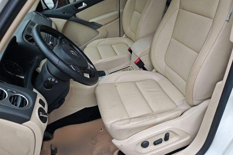 Used Volkswagen Tiguan 2010 1.8TSI Automatic All-Wheel-Drive Elite Edition Left Front Seat