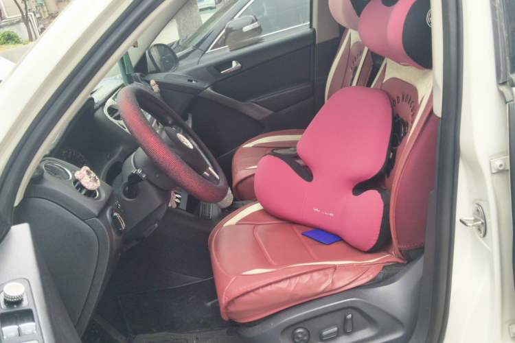 Used Volkswagen Tiguan 2010 1.8 TSI Automatic All-Wheel Drive Fashion Edition Left Front Seat