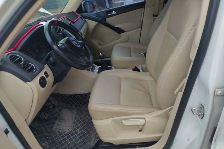 Used Volkswagen Tiguan 2010 1.8 TSI Manual Two-Wheel Drive Urban Edition Left Front Seat