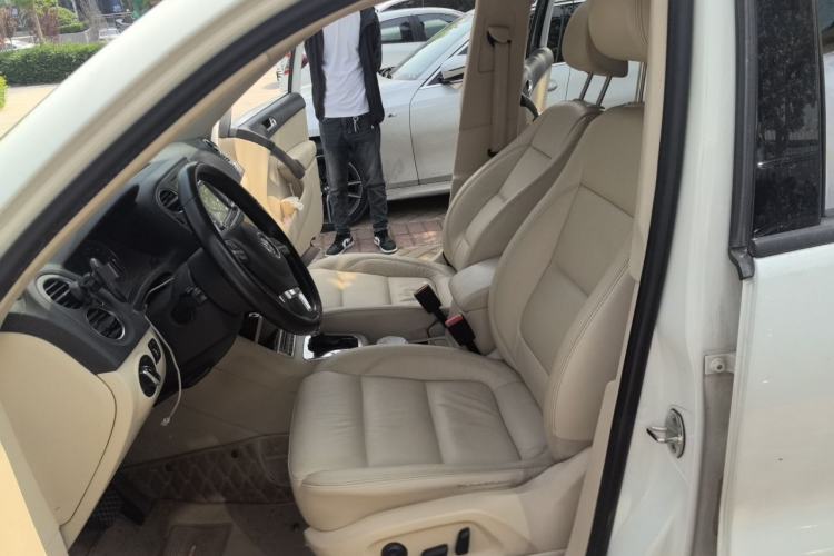 Used Volkswagen Tiguan 2010 1.8 TSI Automatic Two-Wheel Drive Trend Edition Left Front Seat