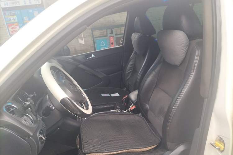 Used Volkswagen Tiguan 2010 1.8TSI Automatic Two-Wheel Drive Elite Edition Left Front Seat