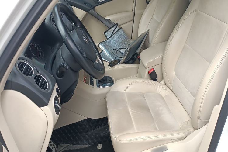 Used Volkswagen Tiguan 2010 2.0 TSI Automatic All-Wheel Drive Flagship Navigation Edition Left Front Seat