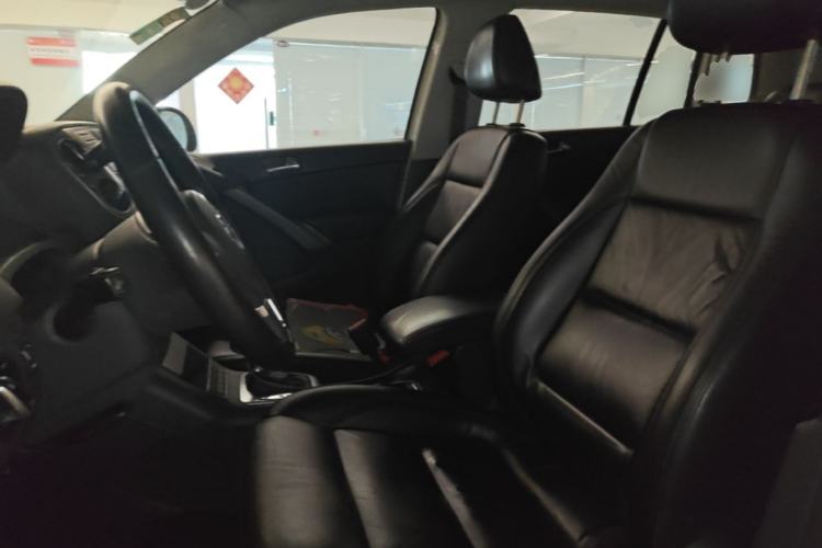 Used Volkswagen Tiguan 2010 1.8 TSI Automatic All-Wheel Drive Fashion Edition Left Front Seat