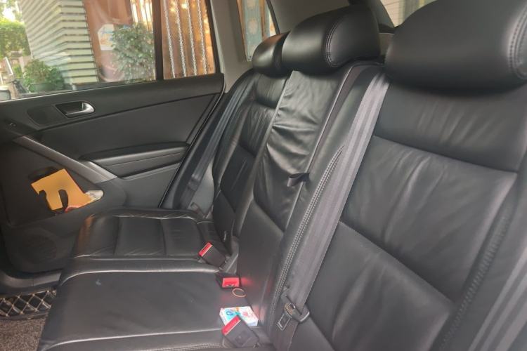 Used Volkswagen Tiguan 2010 1.8TSI Automatic Two-Wheel Drive Elite Edition Left Rear Seat