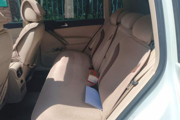 Used Volkswagen Tiguan 2010 2.0 TSI Automatic All-Wheel Drive Flagship Edition Left Rear Seat