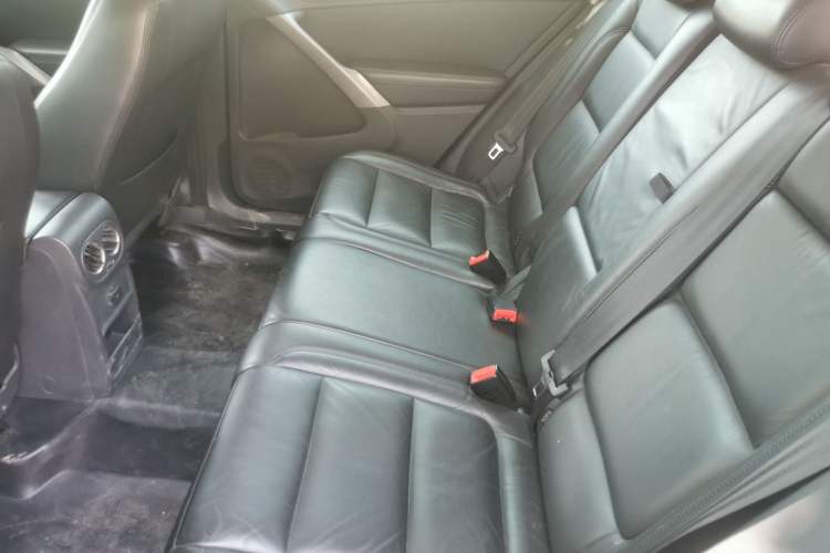 Used Volkswagen Tiguan 2010 1.8TSI Automatic All-Wheel-Drive Elite Edition Left Rear Seat