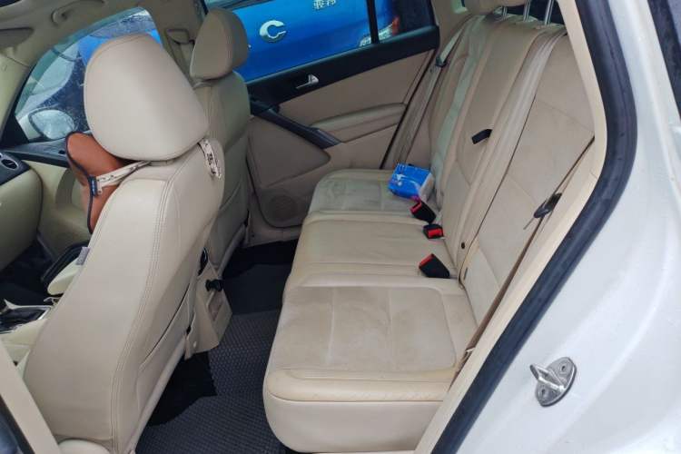 Used Volkswagen Tiguan 2010 2.0 TSI Automatic All-Wheel Drive Flagship Edition Left Rear Seat