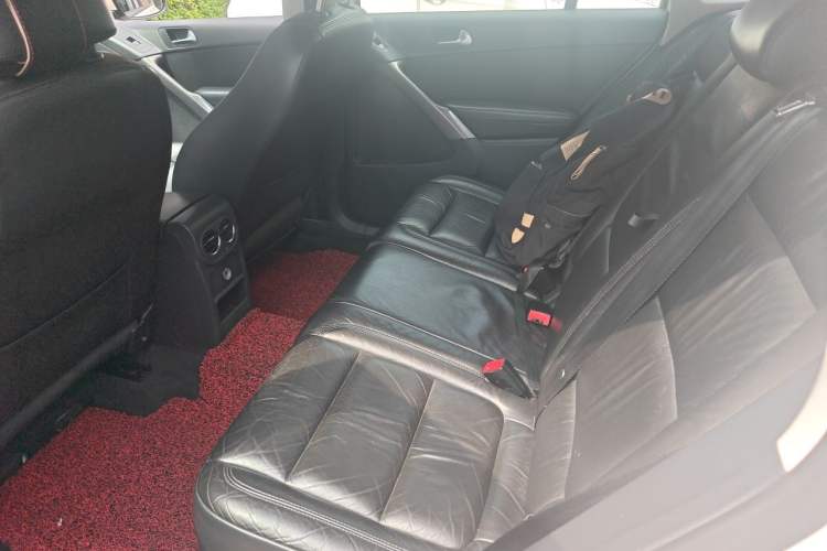 Used Volkswagen Tiguan 2010 1.8 TSI Automatic All-Wheel Drive Fashion Edition Left Rear Seat