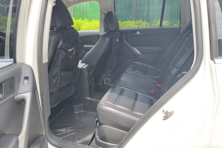 Used Volkswagen Tiguan 2010 1.8TSI Automatic Two-Wheel Drive Elite Edition Left Rear Seat