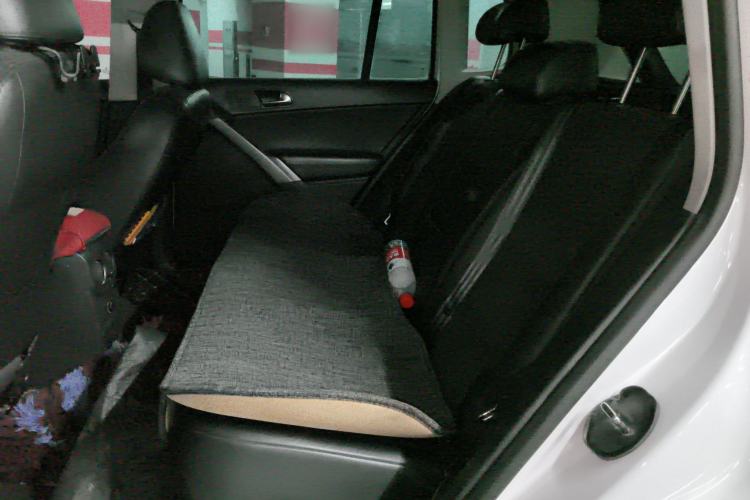 Used Volkswagen Tiguan 2010 2.0 TSI Automatic All-Wheel Drive Flagship Edition Left Rear Seat