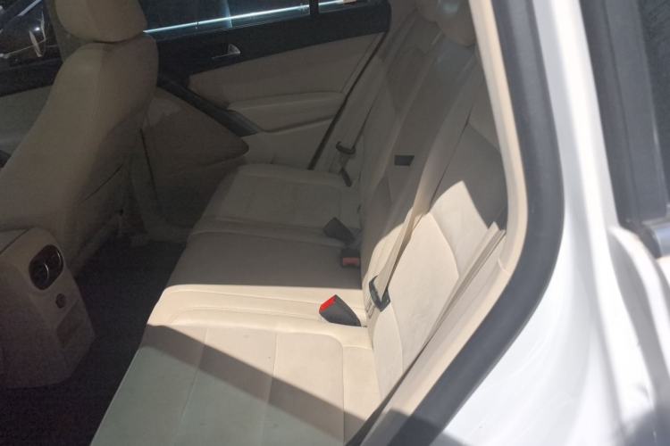 Used Volkswagen Tiguan 2010 2.0 TSI Automatic All-Wheel Drive Flagship Edition Left Rear Seat