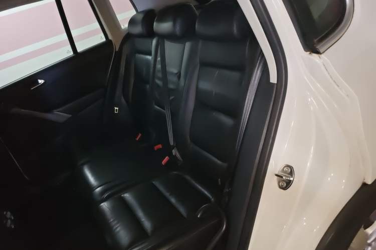 Used Volkswagen Tiguan 2010 1.8TSI Automatic Two-Wheel Drive Elite Edition Left Rear Seat