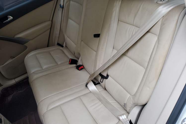 Used Volkswagen Tiguan 2010 2.0 TSI Automatic All-Wheel-Drive Elite Edition Left Rear Seat