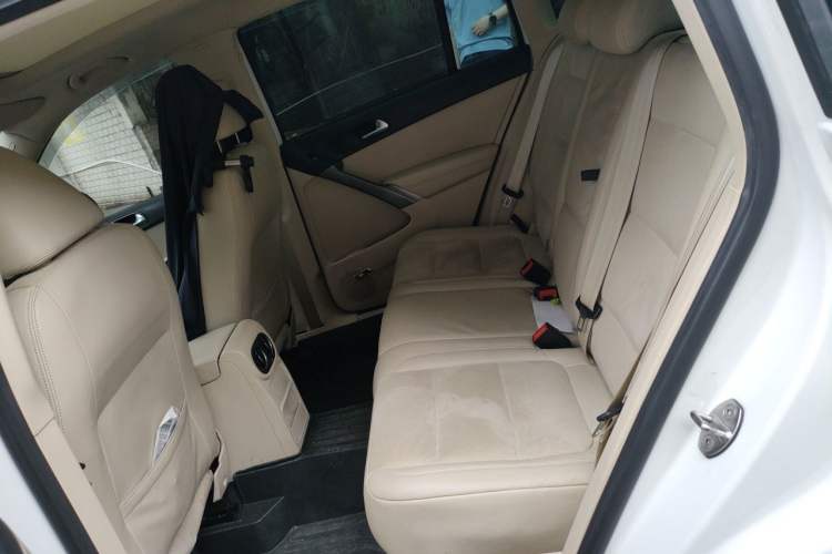 Used Volkswagen Tiguan 2010 2.0 TSI Automatic All-Wheel Drive Flagship Edition Left Rear Seat