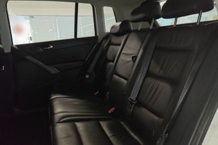 Used Volkswagen Tiguan 2010 1.8 TSI Automatic All-Wheel Drive Fashion Edition Left Rear Seat