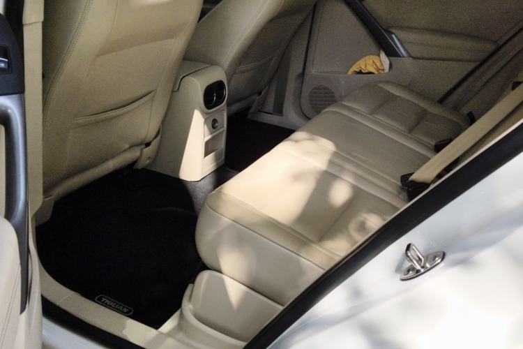 Used Volkswagen Tiguan 2010 1.8TSI Automatic All-Wheel-Drive Elite Edition Left Rear Seat