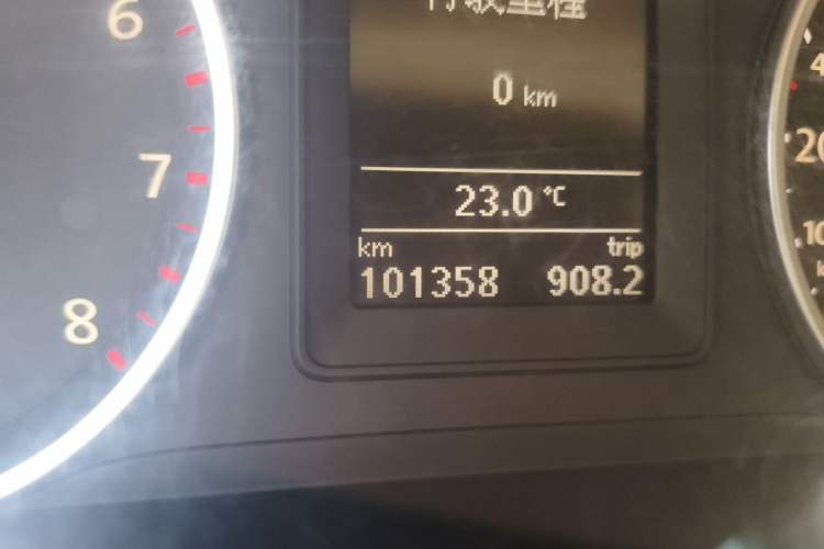 Used Volkswagen Tiguan 2010 2.0 TSI Automatic All-Wheel Drive Flagship Edition Odometer Close Up