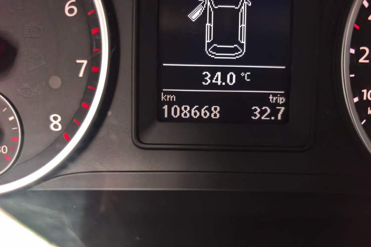 Used Volkswagen Tiguan 2010 1.8TSI Automatic All-Wheel-Drive Elite Edition Odometer Close Up