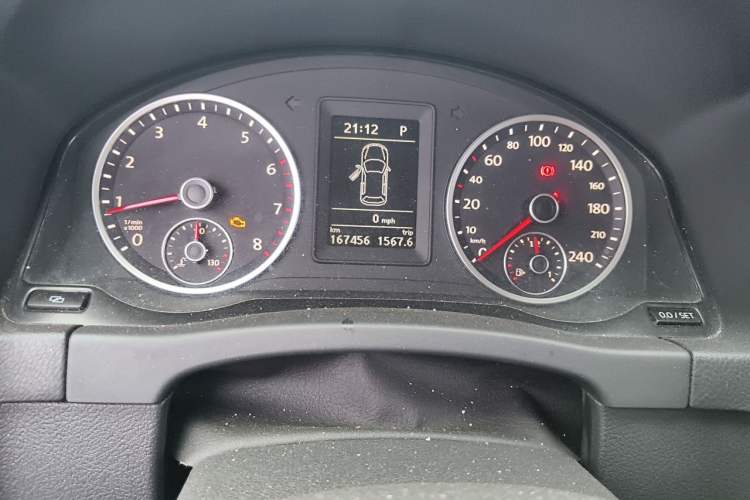 Used Volkswagen Tiguan 2010 1.8 TSI Automatic Two-Wheel Drive Trend Edition Odometer Close Up