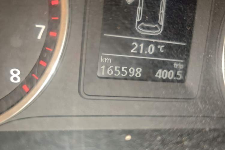 Used Volkswagen Tiguan 2010 1.8TSI Automatic All-Wheel-Drive Elite Edition Odometer Close Up