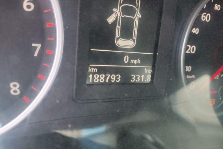 Used Volkswagen Tiguan 2010 1.8TSI Automatic Two-Wheel Drive Elite Edition Odometer Close Up